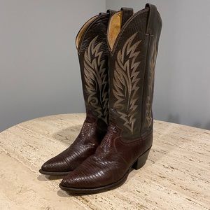Justin women’s cowboy boots